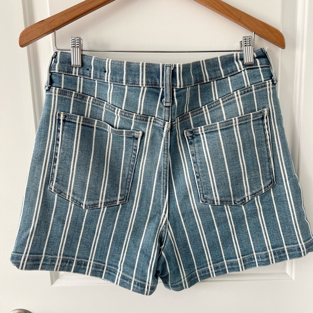 GAP Denim High Rise Mom Jean Shorts Railroad Stripe Pinstripe | Size 12/31 - Picture 2 of 4